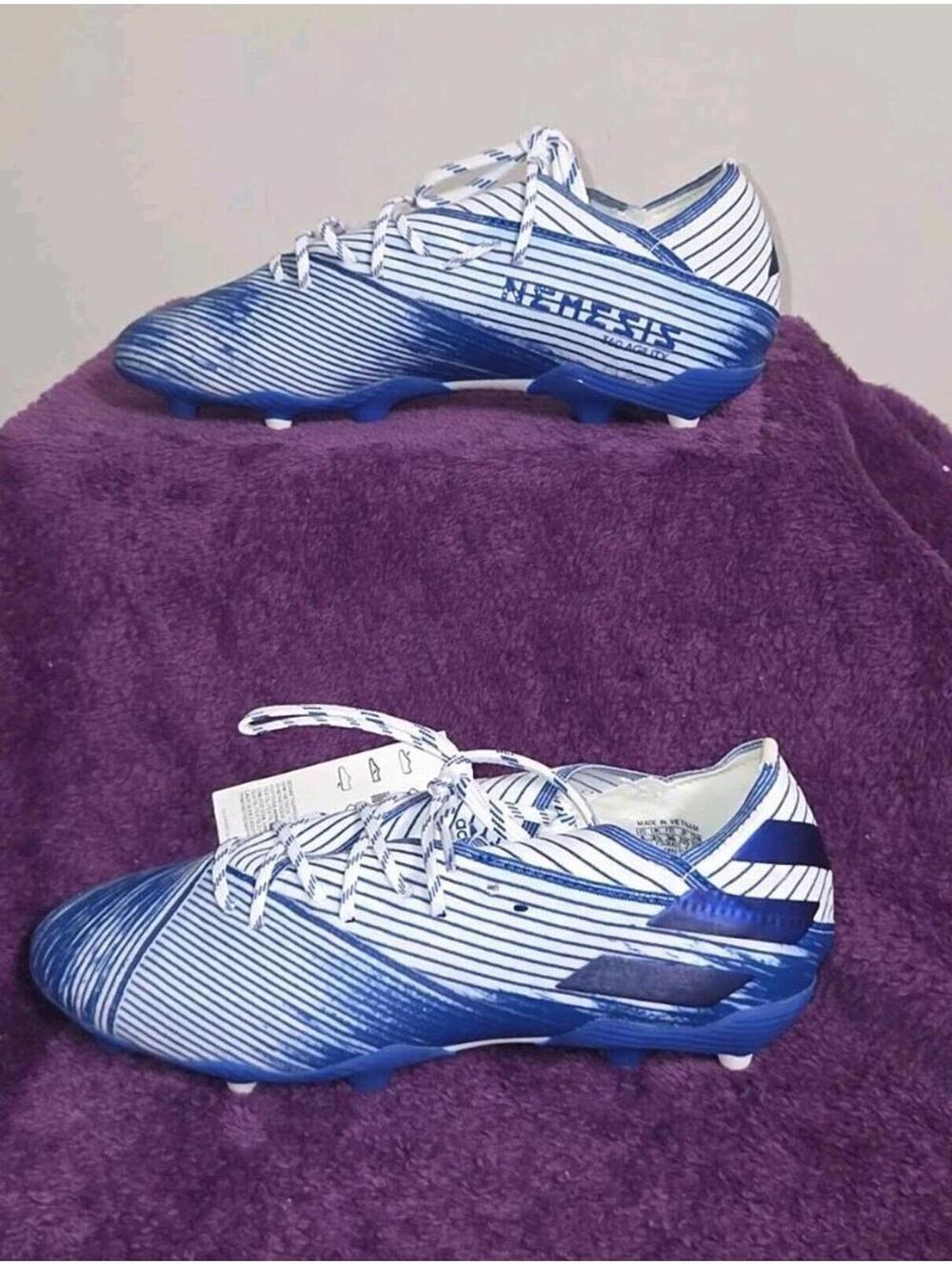 Adidas Nemeziz 19.1 FG J MSRP $130 Youth Size 4 Royal Blue Soccer Shoes Cleats